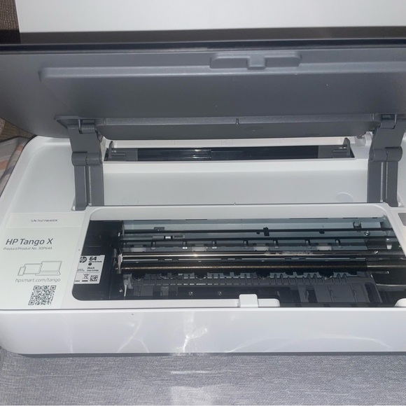 Brand new HP Envy portable printer - Picture 2 of 4